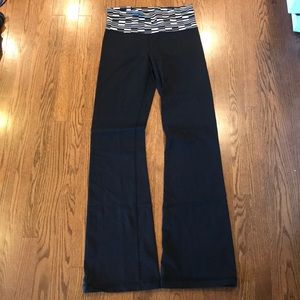 Lululemon boot cut yoga pants